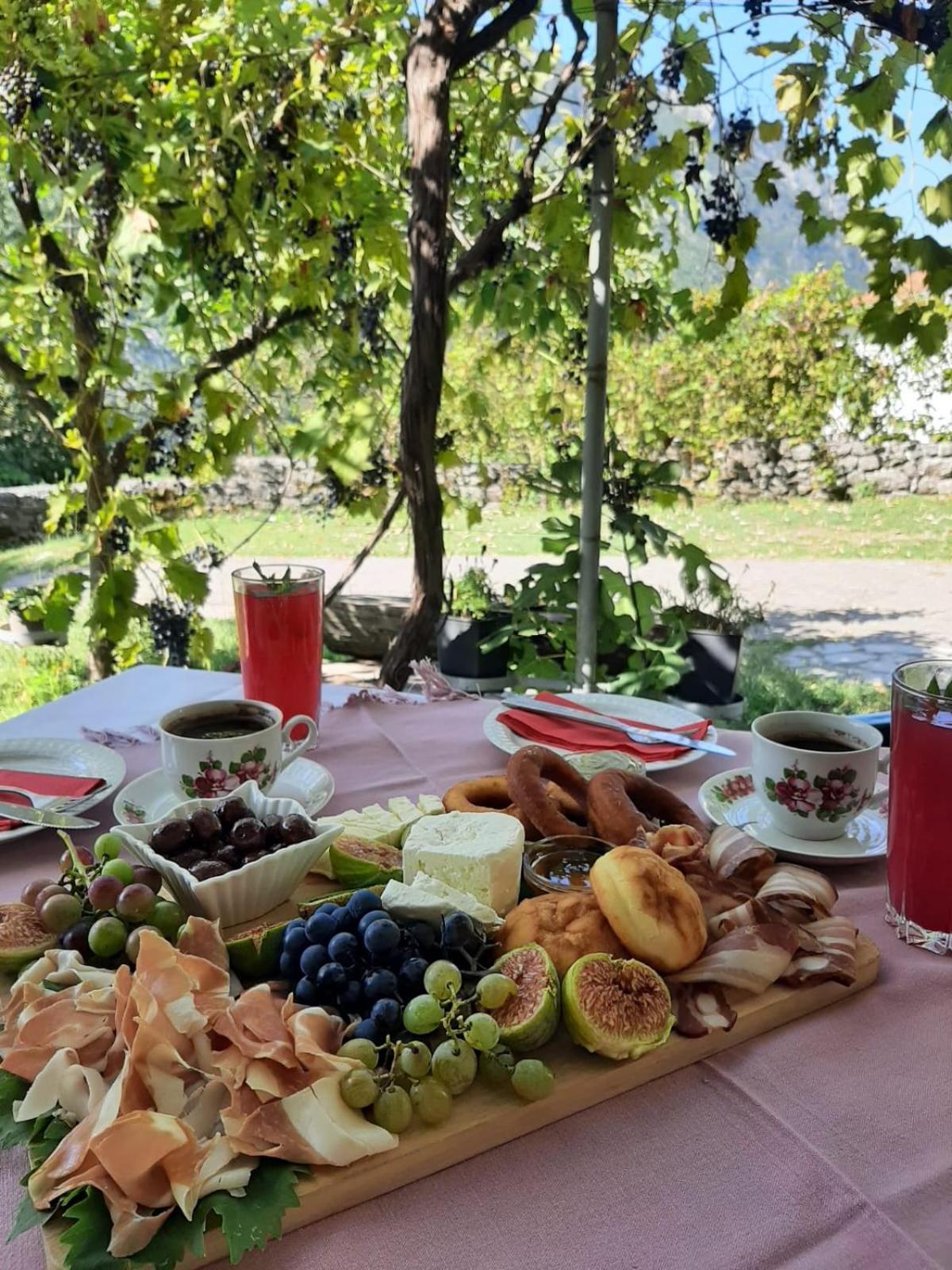 Vila Sailor'S Rustic House Virpazar Exteriér fotografie